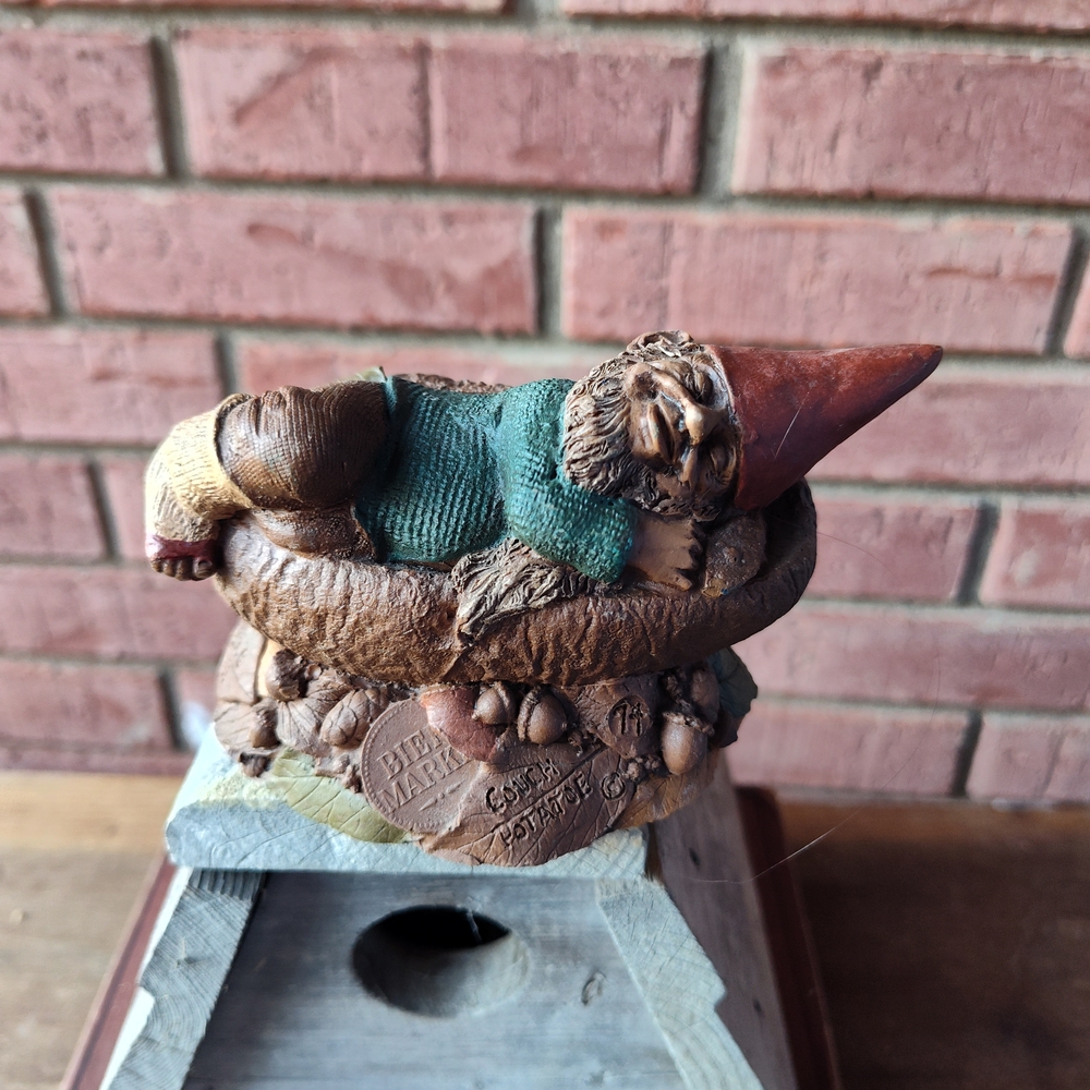 TOM CLARK "COUCH POTATOE" Gnome SPUD Sleeping Acorns CottageCore GrannyCore